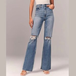 ABERCROMBIE Ultra High Rise 90s Relaxed Jean